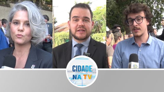 Advogados e deputado em ato de solidariedade