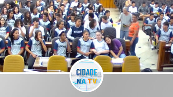 Legislativo atende estudantes em palestra