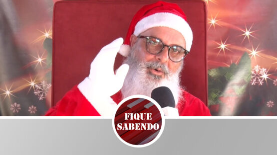 Papai Noel esperando por você no Lago Artificial