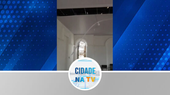 Infiltração em prédio público causa bastante transtorno