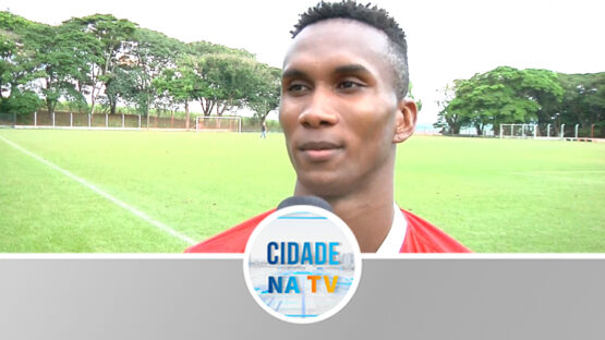 Colombiano garante vitória do Fantasma