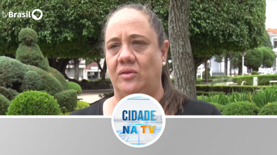 Reconduzida ao cargo de secretária, Paula apresenta novidade