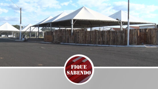 Montagem da estrutura para Festa do Leite