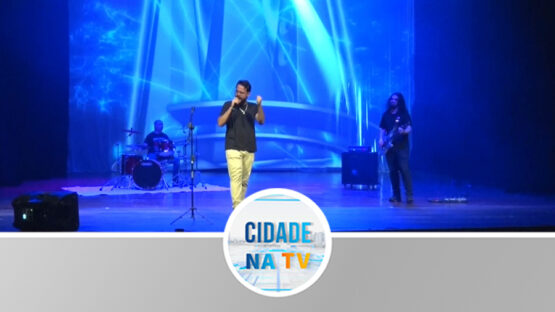 Escola Municipal se apresenta em teatro