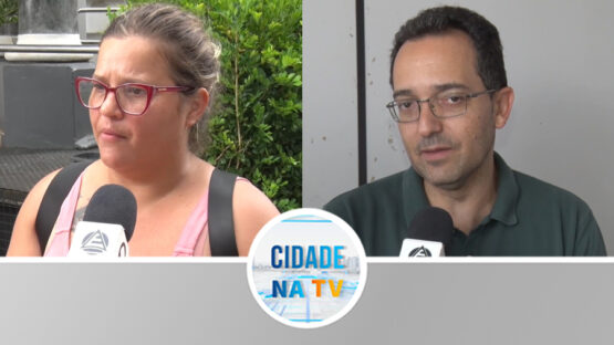 Material didático é questionado e secretário responde
