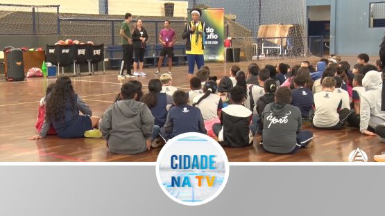 Campeã de basquete visita Batatais
