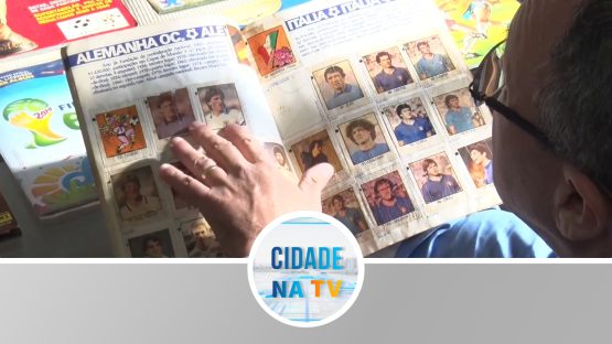 Arte de colecionar figurinhas e álbuns antigos