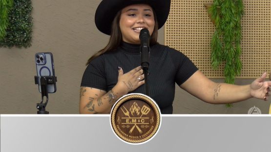 Mel Magalhães no Educadora Música e Churrasco