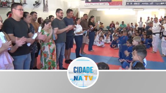 Judô Meiyo promove troca de faixas