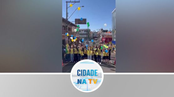 Colégio A.B.E em evento cívico no centro da cidade